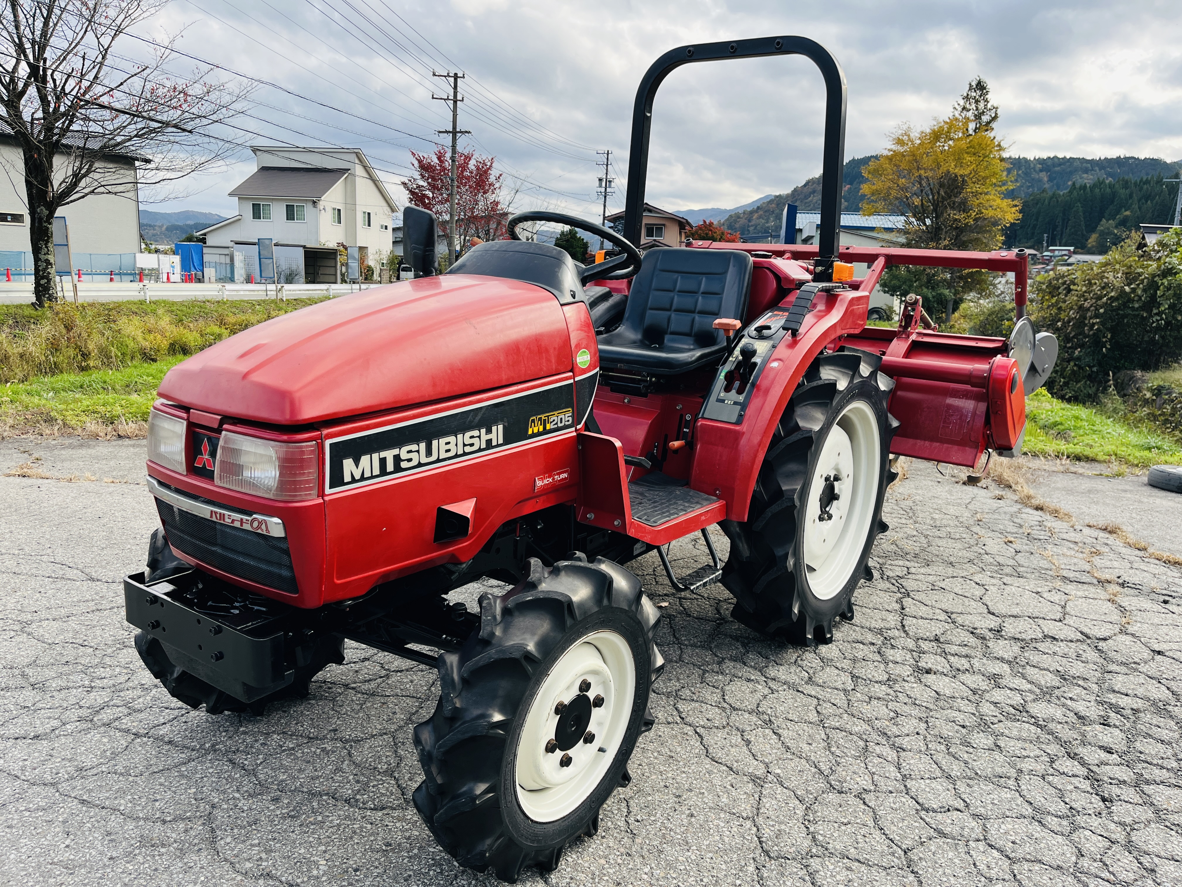 三菱マヒンドラ農機 中古トラクター MT205