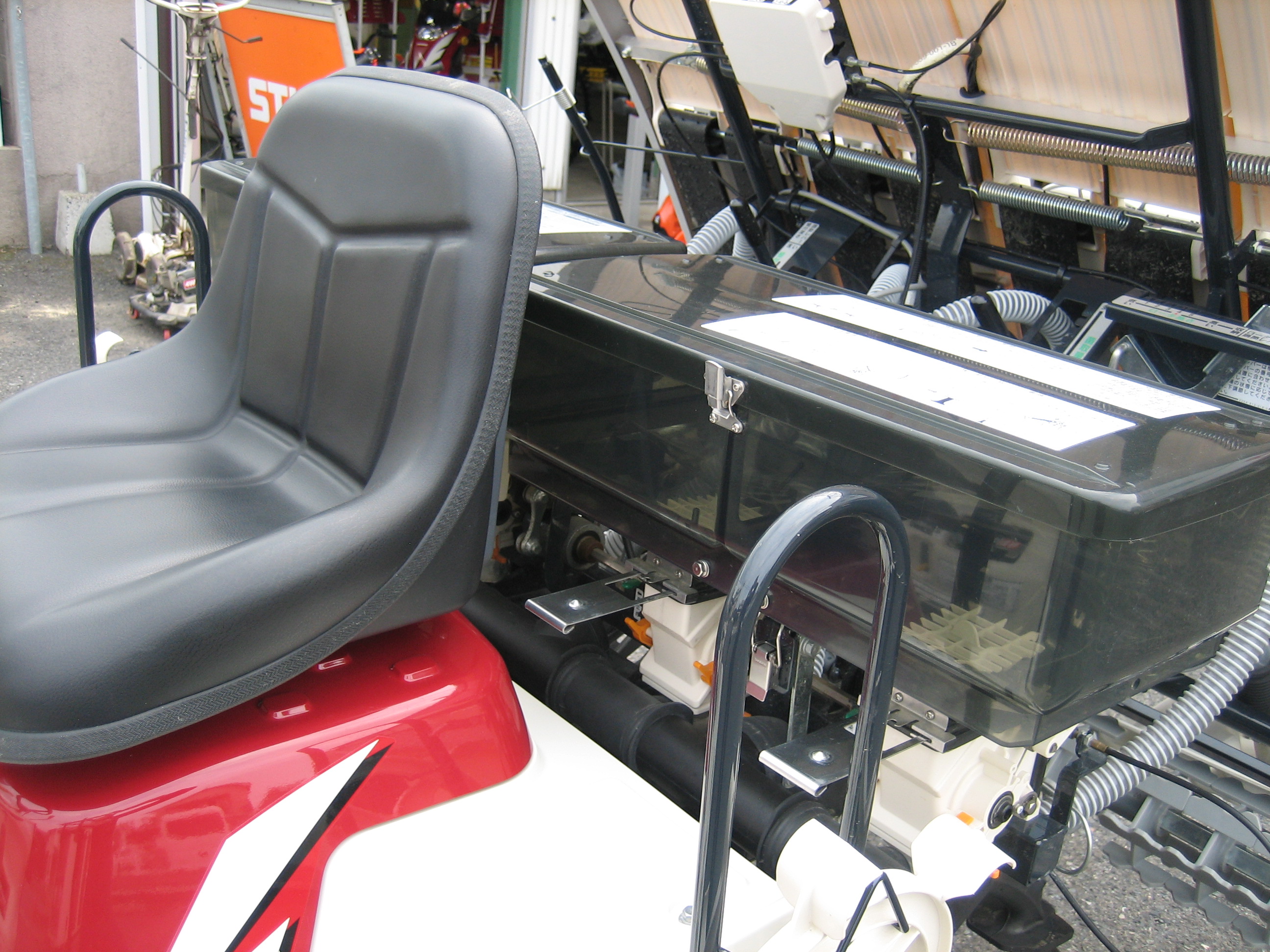 ヤンマー 中古田植機 YR4SA RZFの商品画像8