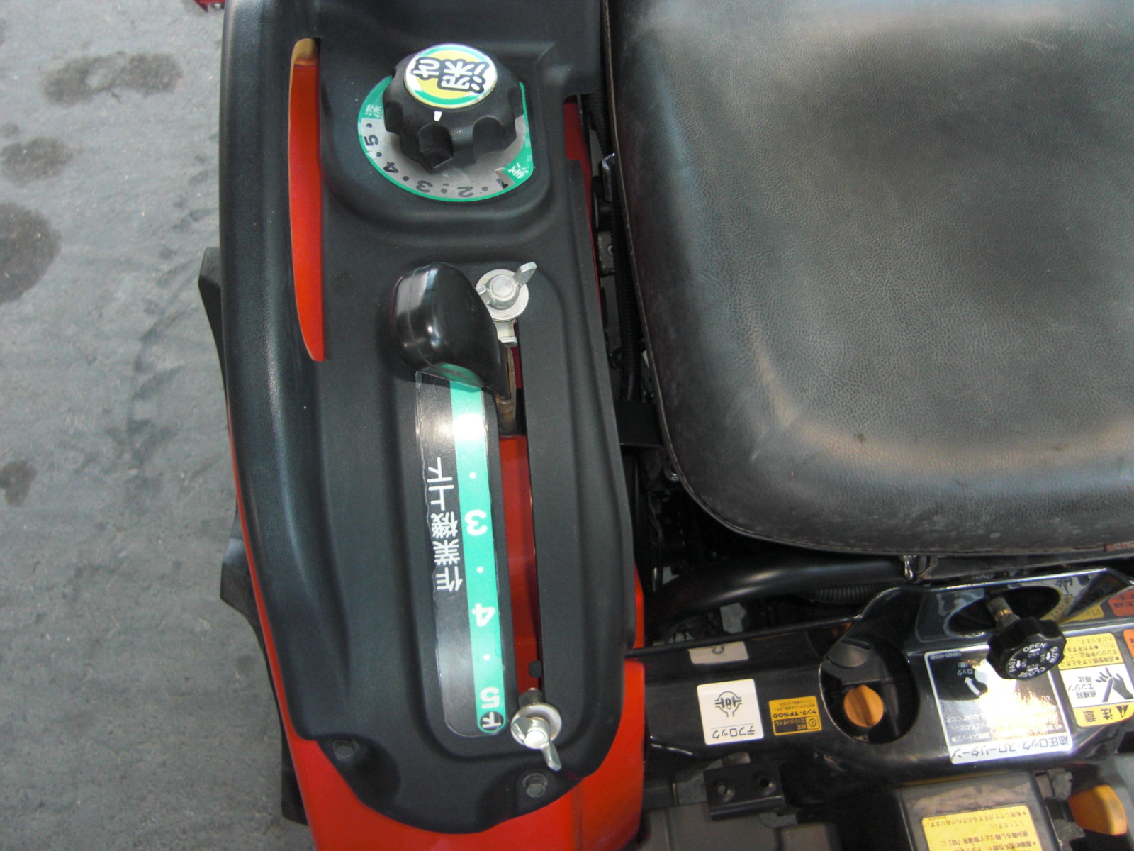 ヤンマー 中古トラクター GK14-VUS2E    人気のヤンマーGKシリーズ　！　高年式　！　小型フル装備　！の商品画像3