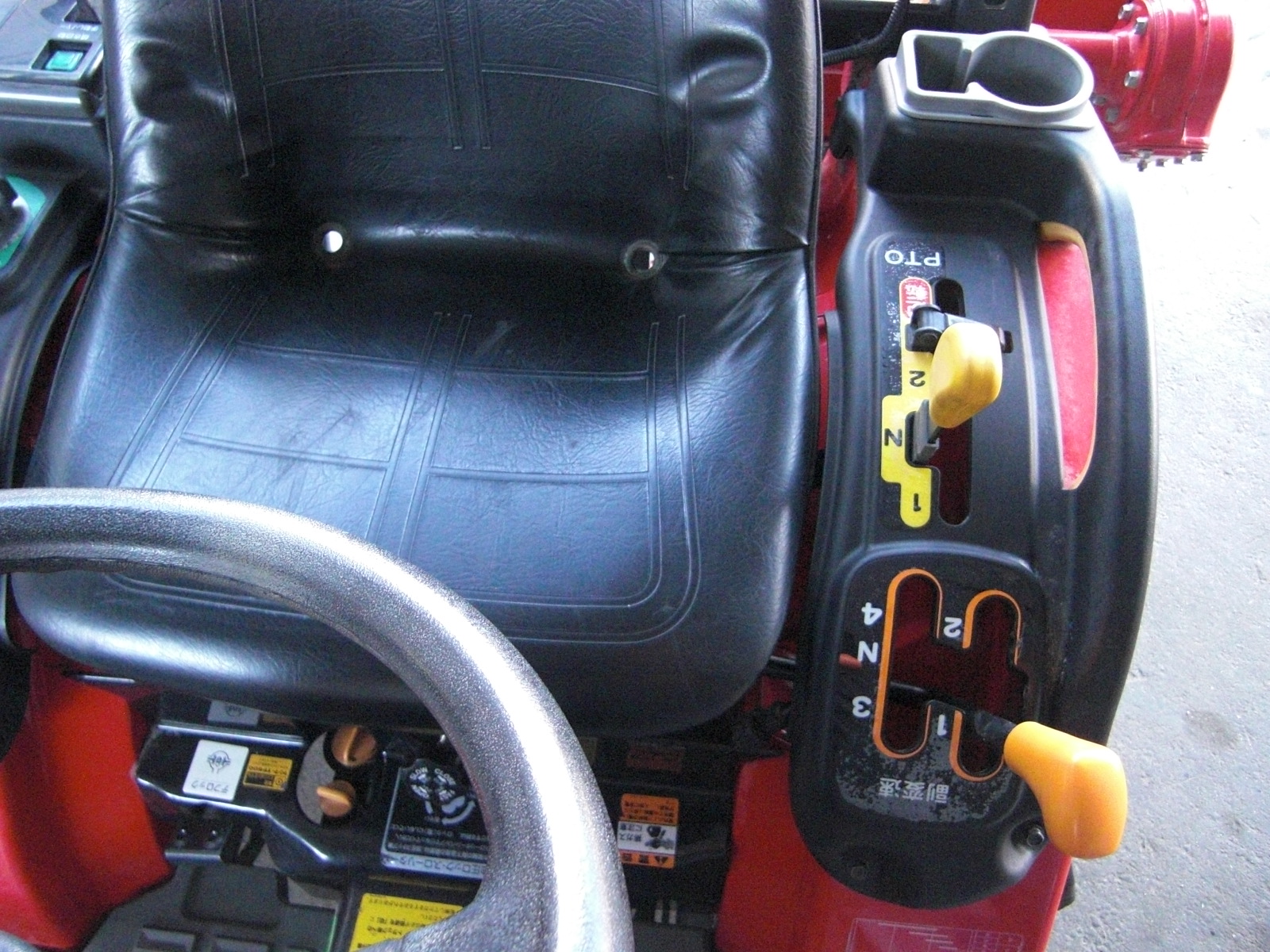 ヤンマー 中古トラクター GK14-VUS2S　人気のヤンマーGKシリーズ　！　高年式　！　小型フル装備　！　お手頃価格にて　！の商品画像4