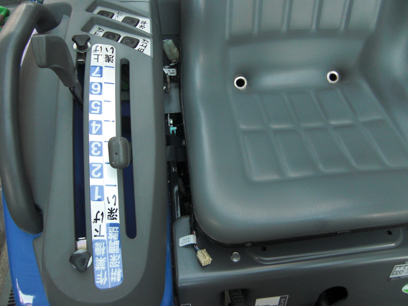 イセキ 中古トラクター TM16-KXZA2VTM　小型フル装備　！　低アワー機　！の商品画像3