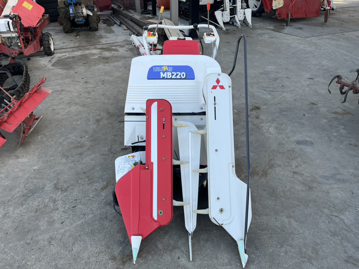 三菱マヒンドラ農機 中古バインダー MB220の商品画像1