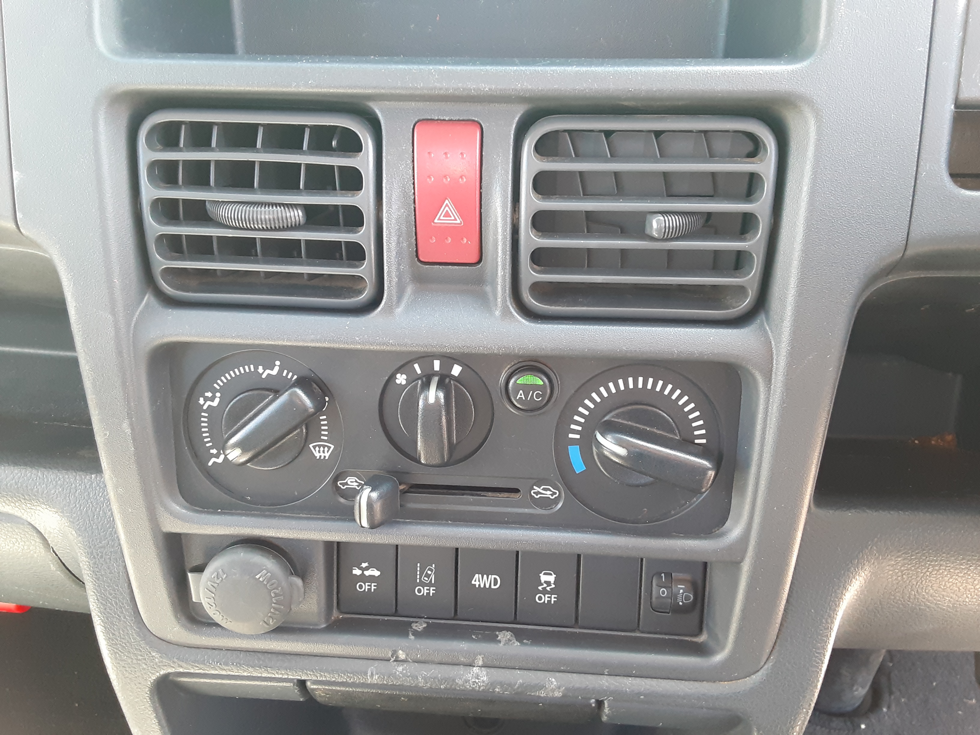 スズキ 中古車 キャリイトラック KCエアコン・パワステの商品画像5