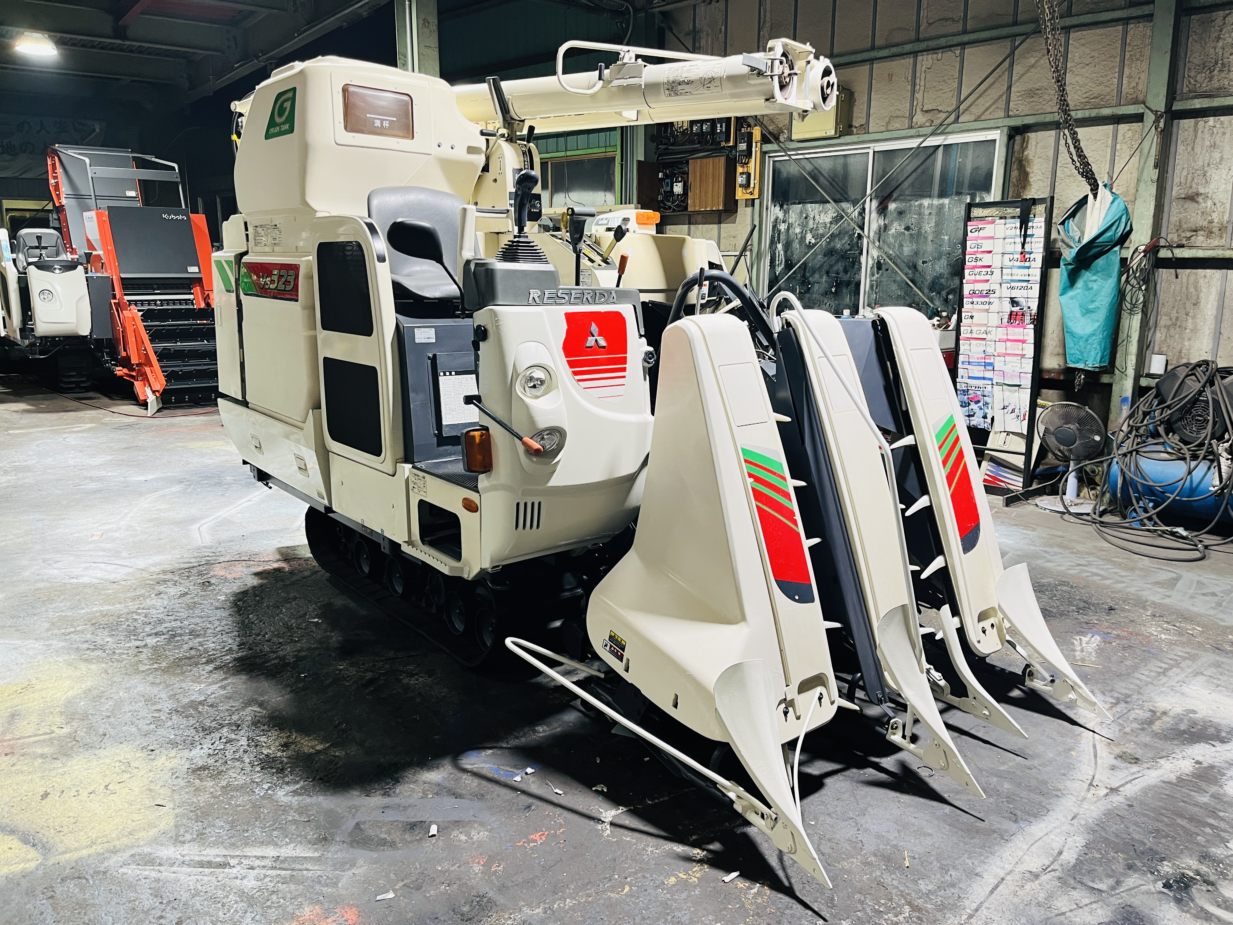 三菱マヒンドラ農機 中古コンバイン VS323の商品画像2