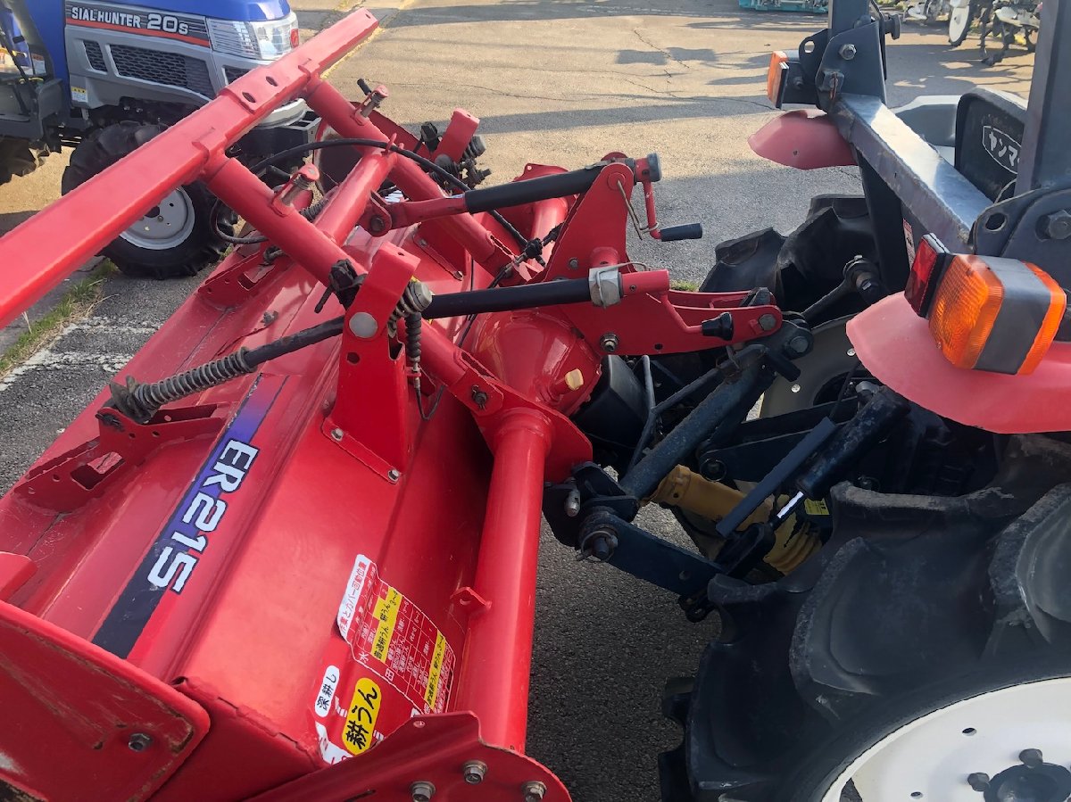  中古トラクター 【地域限定自宅配送】ヤンマー トラクター EF220 機体寸法:2820×1120×1900(mm) 出力20ps 使用燃料/容量:ディーゼル軽油/28Lの商品画像3
