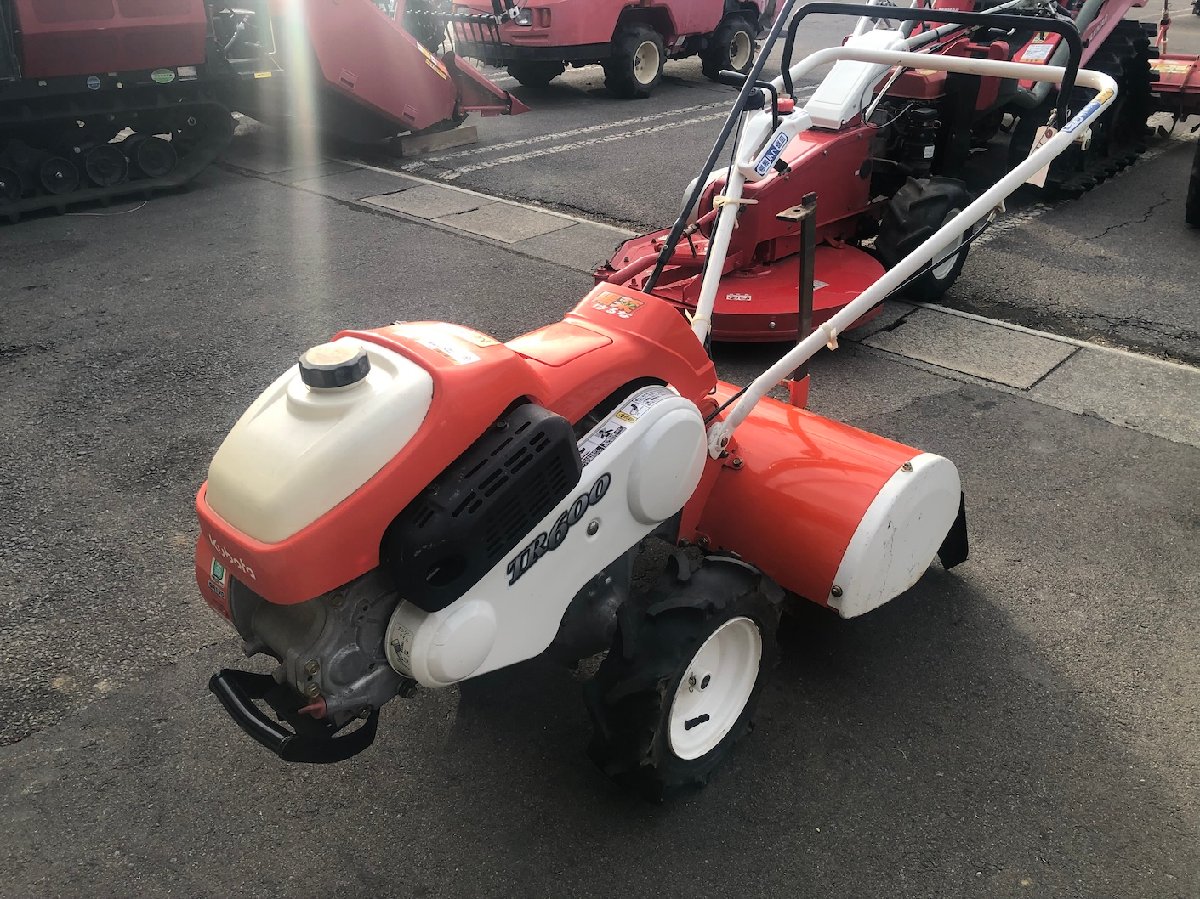  中古管理機 クボタ 管理機 TR600 機体寸法:1430ｍｍ×620ｍｍ×1050ｍｍ 燃料/タンク容量自動車用無鉛ガソリン/2.0L 変速段数:前進2・後進1の商品画像6