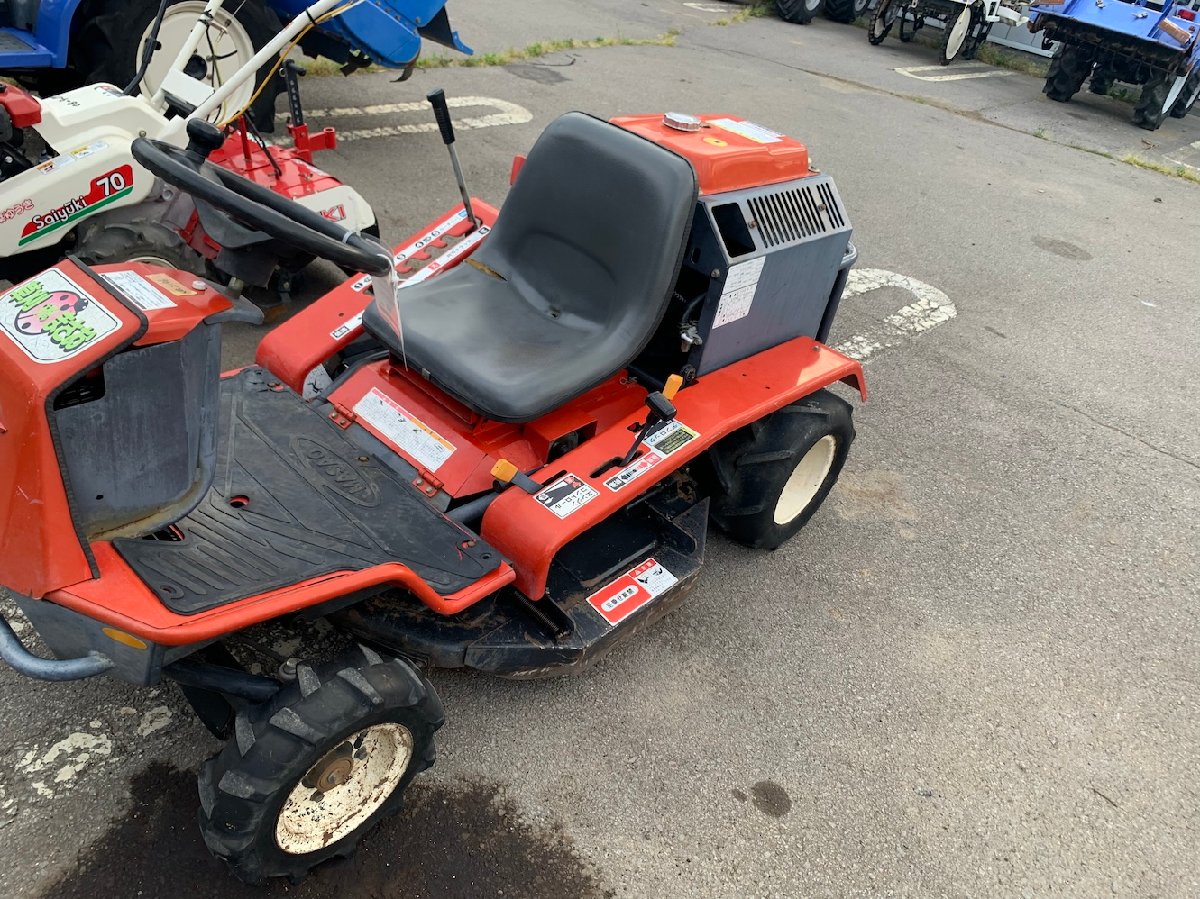 乗用草刈機 筑水キャニコム 乗用モアー CM1801 機体寸法:1840×995×885(mm) 出力18ps 使用燃料/容量:無鉛ガソリン/11Lの商品画像2