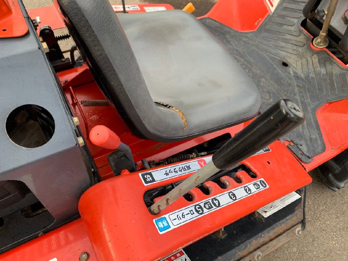 乗用草刈機 筑水キャニコム 乗用モアー CM1801 機体寸法:1840×995×885(mm) 出力18ps 使用燃料/容量:無鉛ガソリン/11Lの商品画像7