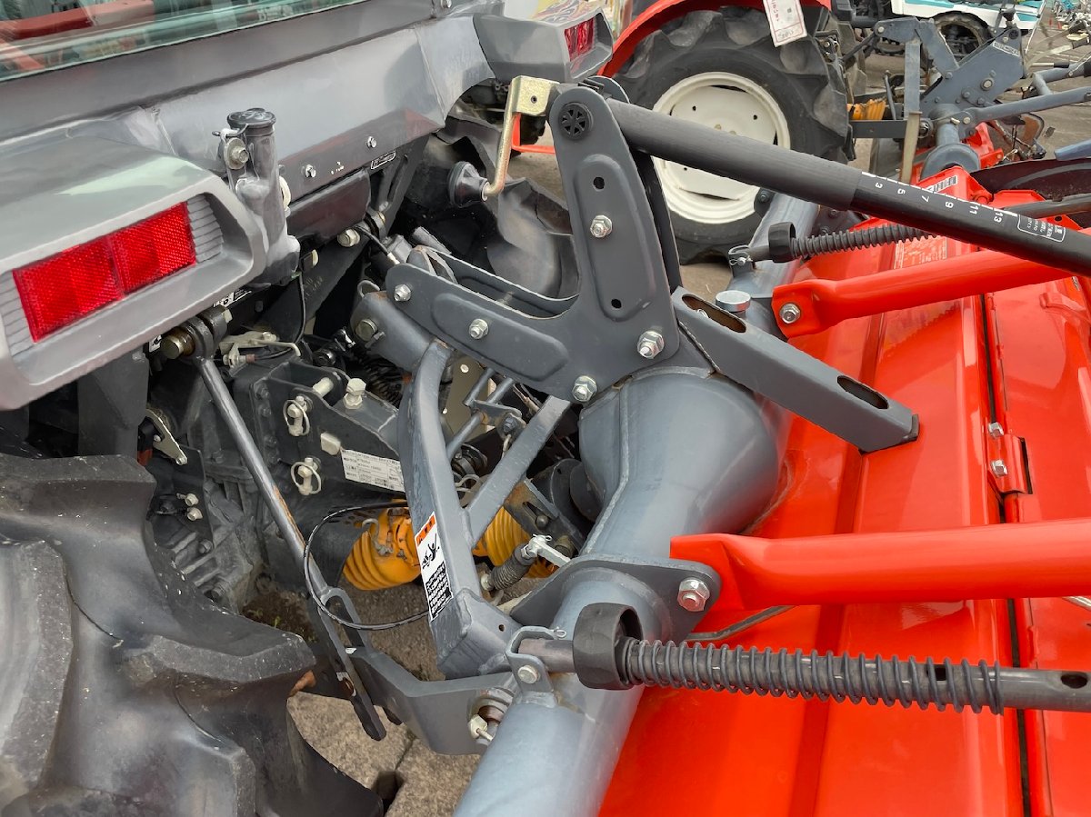 中古トラクター 【整備待ち】美品 クボタ トラクター T245DF 機体寸法:2845×1310×1960 馬力24ps 使用燃料:軽油の商品画像4