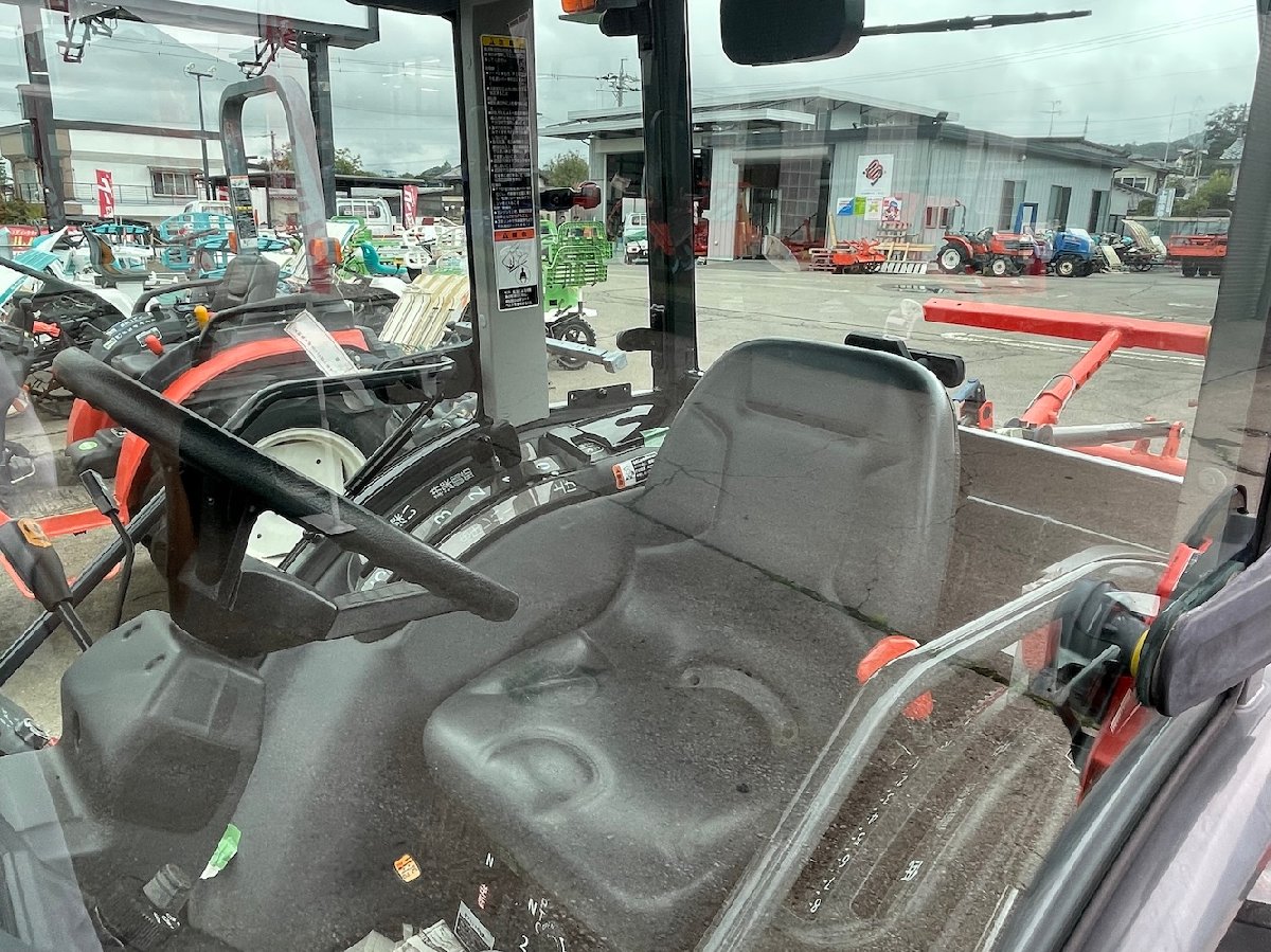 中古トラクター 【整備待ち】美品 クボタ トラクター T245DF 機体寸法:2845×1310×1960 馬力24ps 使用燃料:軽油の商品画像6