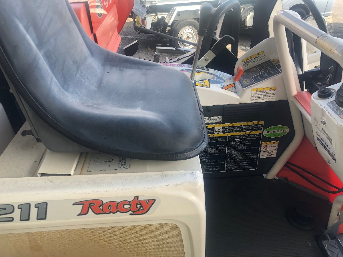  中古コンバイン 【地域限定自宅配送】 クボタ コンバイン ER211: 長さ×幅×高さ2650ｍｍ×1430ｍｍ×1500ｍｍ 馬力:10.5PSの商品画像7