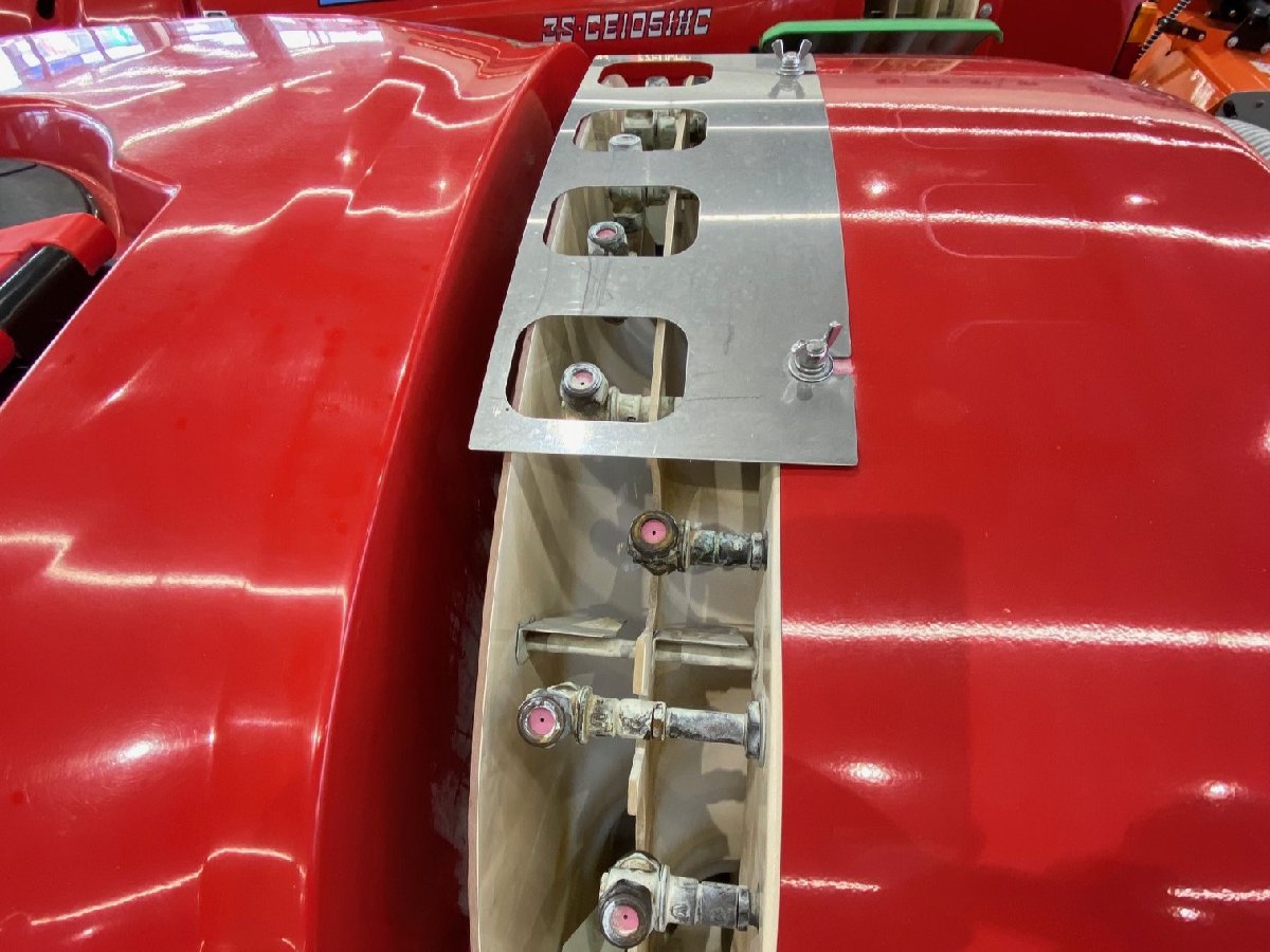  中古スピードスプレーヤー 1911 ショーシン SS 3S-FS642HC: 主要圃場形態棚園〜立ち木向き エンジン定格出力:25.3(kW)最大31.7(kW)の商品画像2