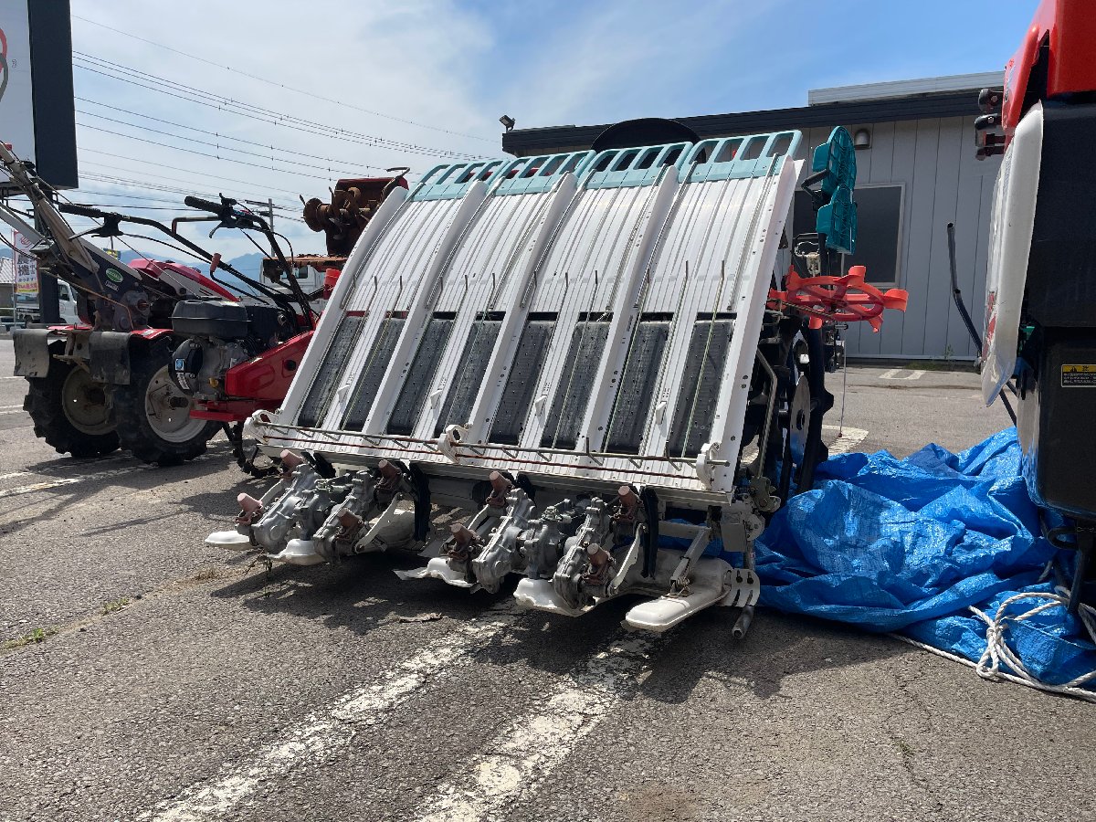  中古田植機 1782 クボタ 乗用田植機 SPU45P: 長さ×幅×高さ2360ｍｍ×1610ｍｍ×1300ｍｍ 重量:298�sの商品画像4