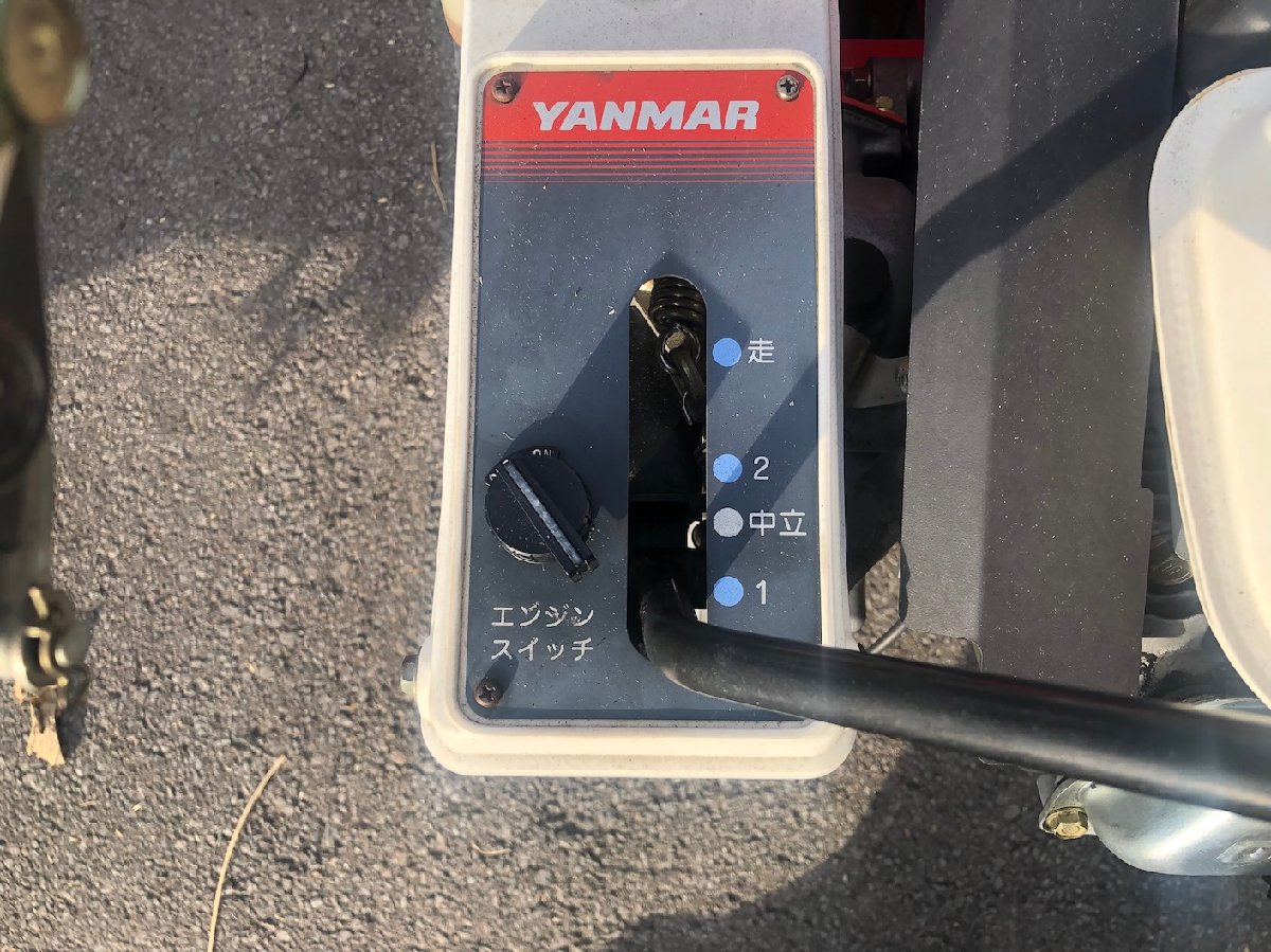  中古バインダー ヤンマー バインダー Be30A 長さ×幅×高さ:1580mm ×600mm × 1000mm 刈取り条数1条 使用燃料 /容量 :ガソリン/3.4Lの商品画像4