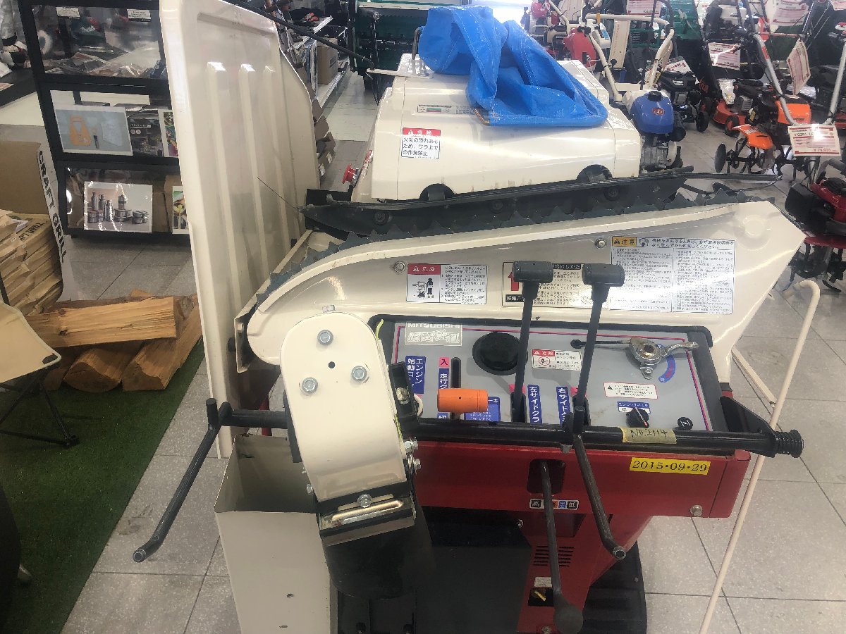  中古ハーベスター 【地域限定自宅配送】三菱農機 ハーベスター MH56 機体寸法:1650×1020×1250mm 出力3.8ps 燃料/タンク容量:無鉛ガソリン/4.0Lの商品画像3