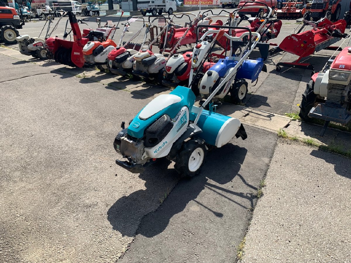  中古ハーベスター クボタ 管理機 TRS60 機体寸法:1515×620×1070(mm) 出力6.2ps 使用燃料/容量:無鉛ガソリン/2.5L
