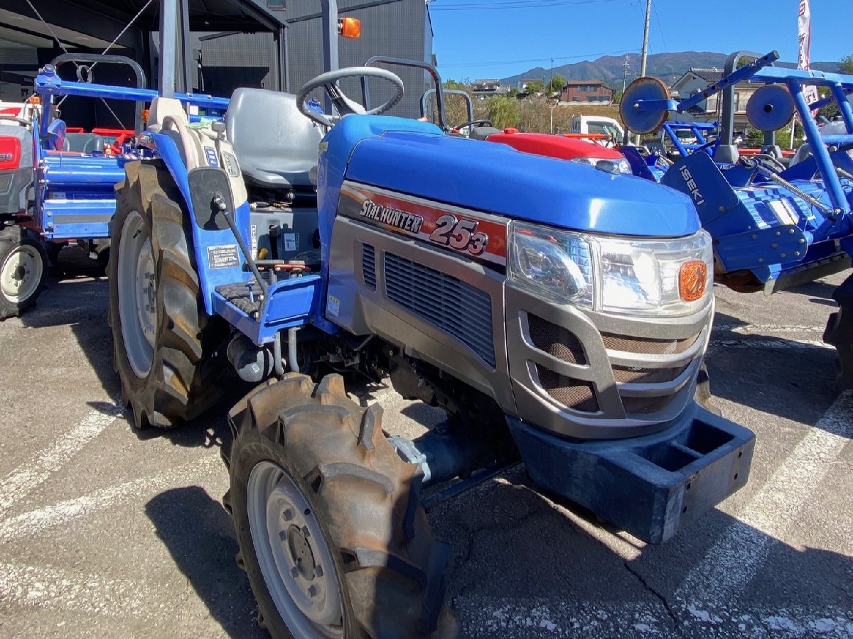  中古トラクター 地域限定自宅配送【未整備】イセキ トラクター TH253-B: 機体寸法2690ｍｍ×1200ｍｍ×1990ｍｍ 出力:25馬力