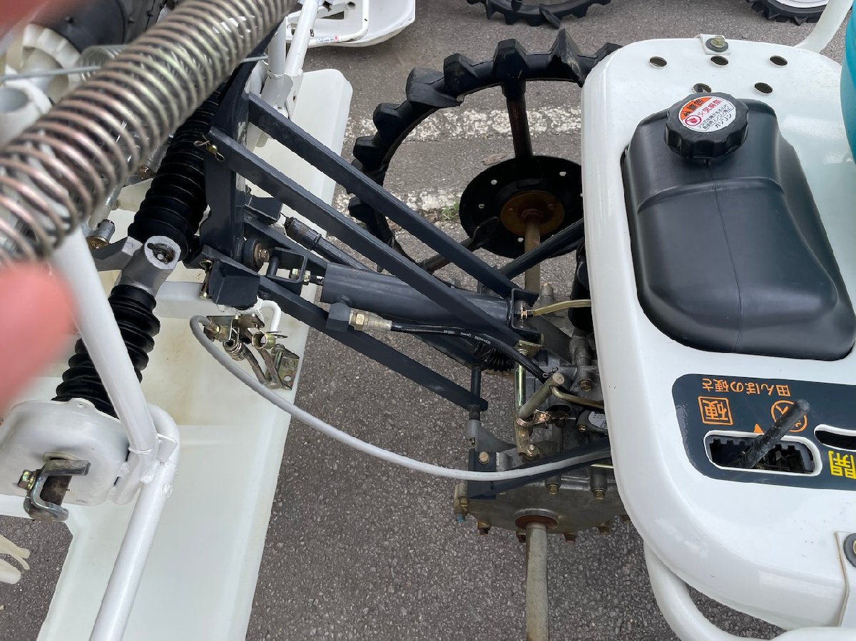 中古田植機 クボタ 乗用田植機 JC3 機体寸法:2010×1250×1120 出力4.3ps 使用燃料/容量:ガソリン/3.0Lの商品画像4