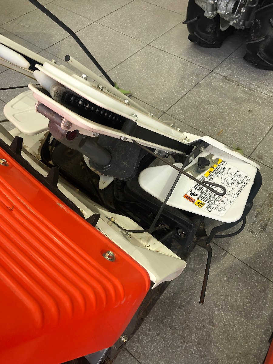  中古バインダー クボタ バインダー RJN55 機体寸法:1770×795×1070 出力3.6ps 使用燃料/容量:ガソリン/2.4Lの商品画像9