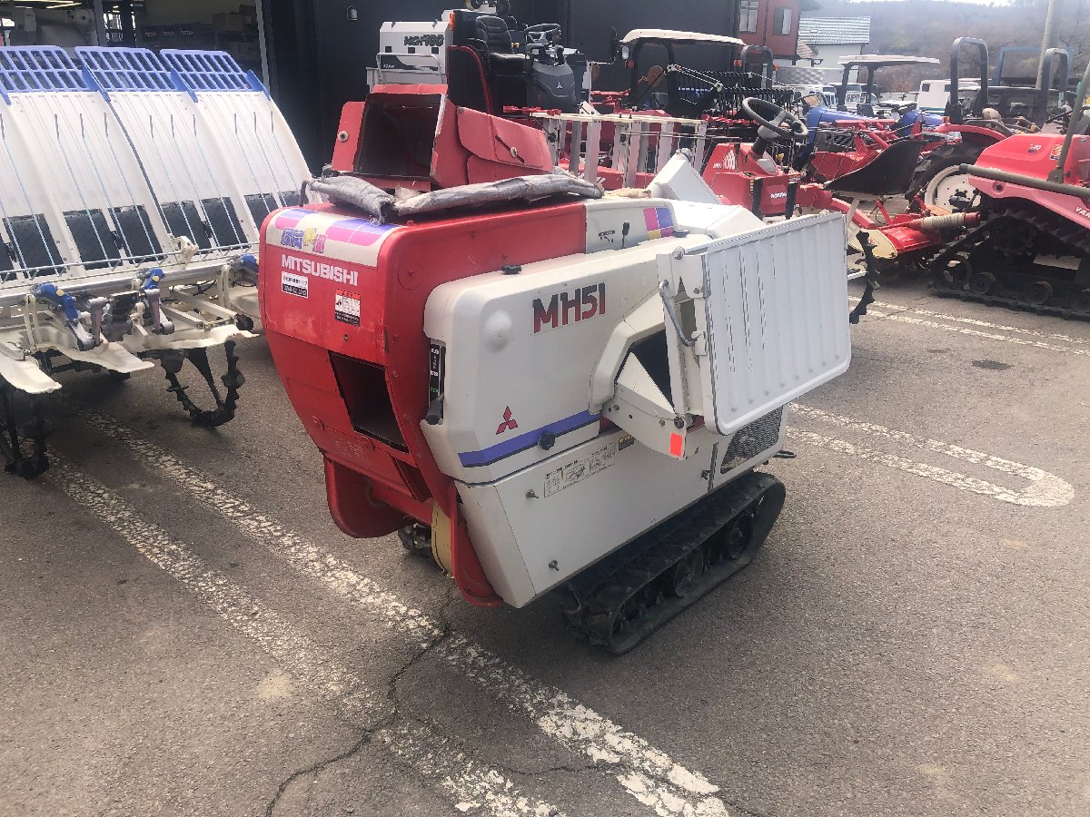  中古ハーベスター 三菱 ハーベスター MH51  機体寸法:2100×1100×1230(mm) 出力5ps 燃料:無鉛ガソリン
