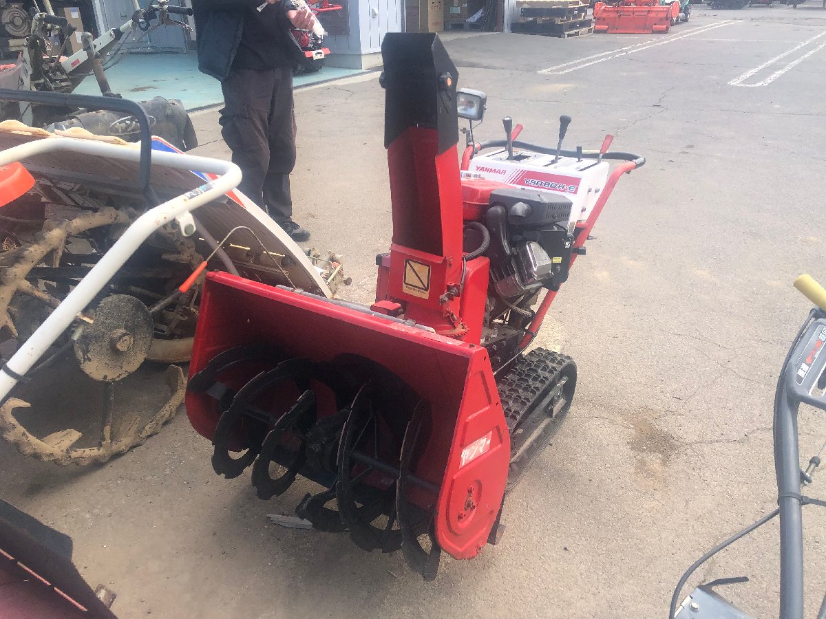  中古その他 ヤンマー 除雪機 YSR80H 機体寸法:1365×710×1100(mm) 機体重量155(kg) 除雪幅:710(mm)